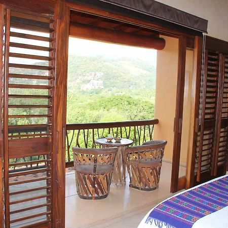 Hotel Casa Don Francisco Zihuatanejo المظهر الخارجي الصورة