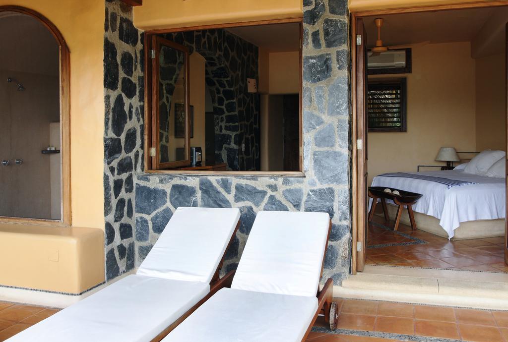Hotel Casa Don Francisco Zihuatanejo الغرفة الصورة